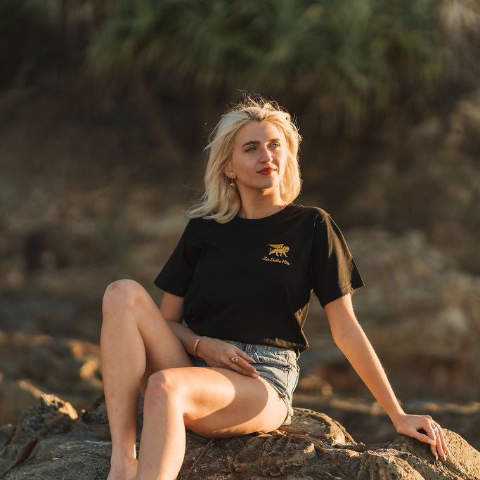 Moto Womens Dolce Vita Classic Tee